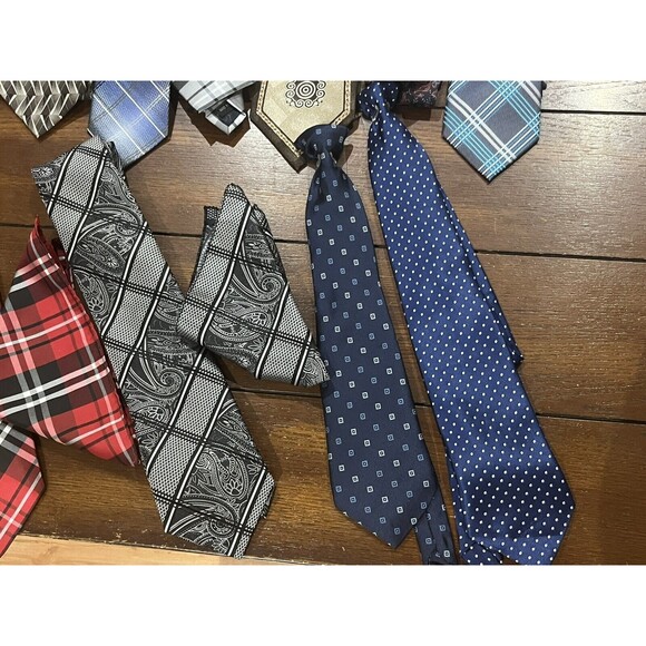 Lot of 16 Neck Ties Neck Tie Mixed Silk & Poly  3-Handkerchiefs Pocket Squares - Picture 2 of 12